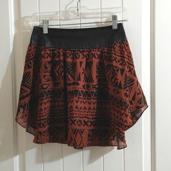 Amuse Society short skirt brown black tribal pattern - Picture 1 of 9